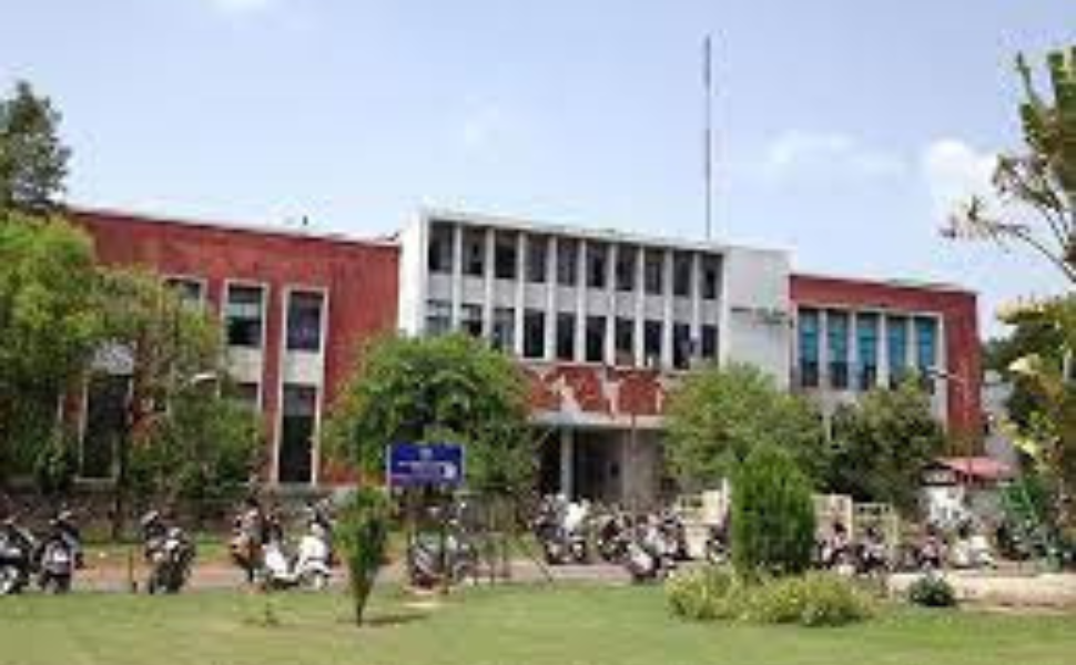 Smt.-Hansa-Mehta-Library-Baroda-Gujarat-Best-Libraries-in-India